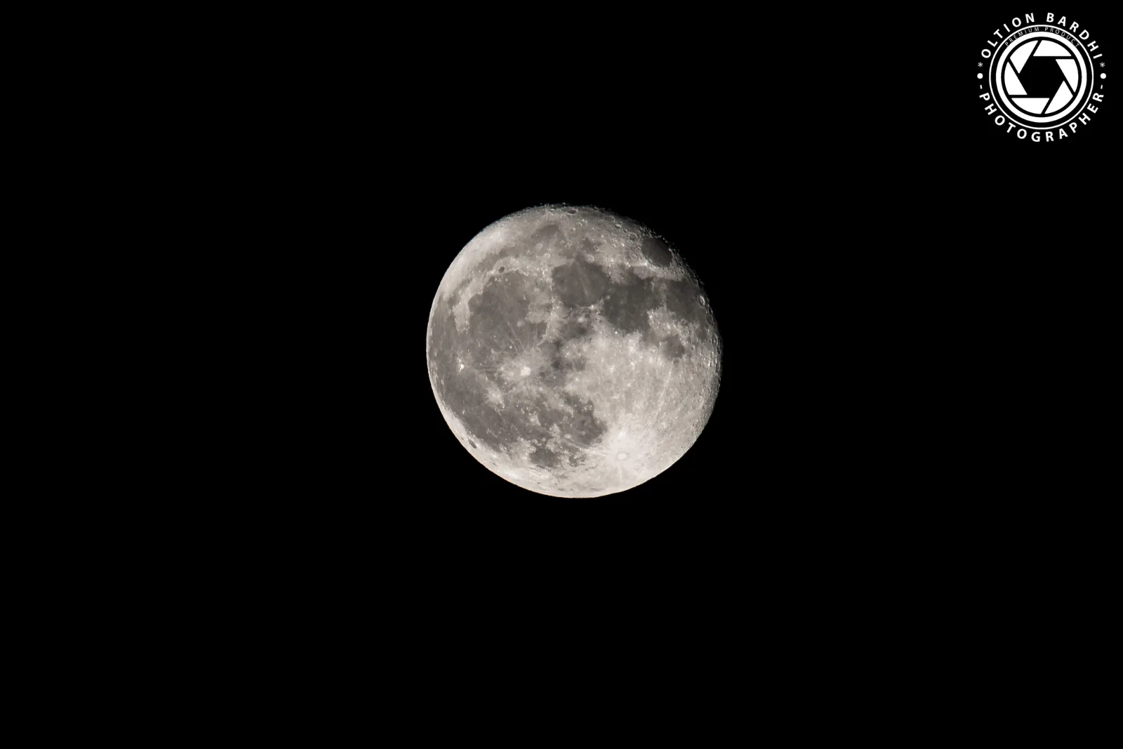 Vollmond am Nachthimmel